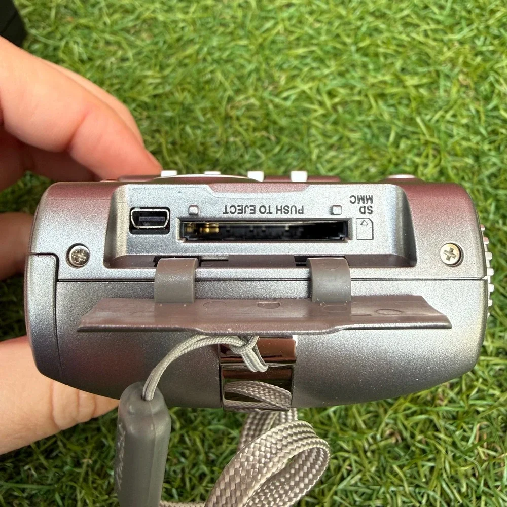 Kodak EasyShare‎ C340 Digital Point And Shoot Camera 5.0 MP Bag Charger Battery